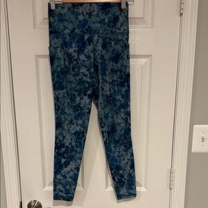Athleta Women’s Size XS Tie-Dye Leggings, color green/blue, style-salutation